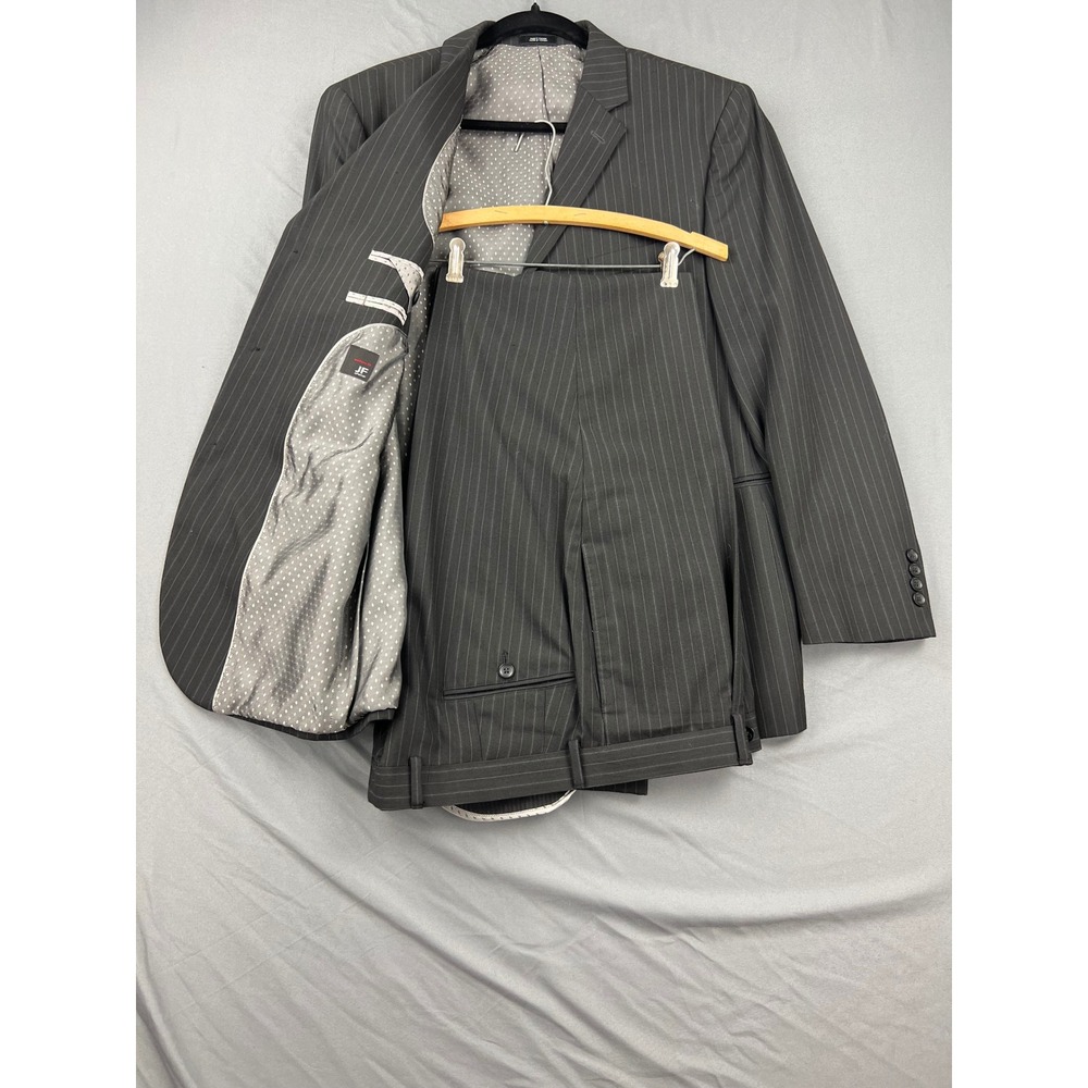 J.Ferrar Pinstripe Suit Mens 42R 36W Black Good Modern Fit 3-Button Business